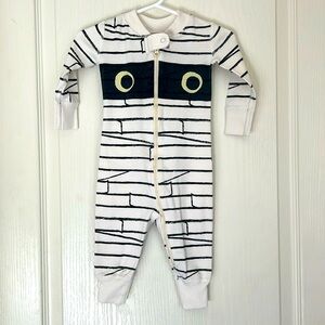 EUC Hanna Andersson Baby Zip Sleeper (Halloween Mummy glow-in-the-dark!)